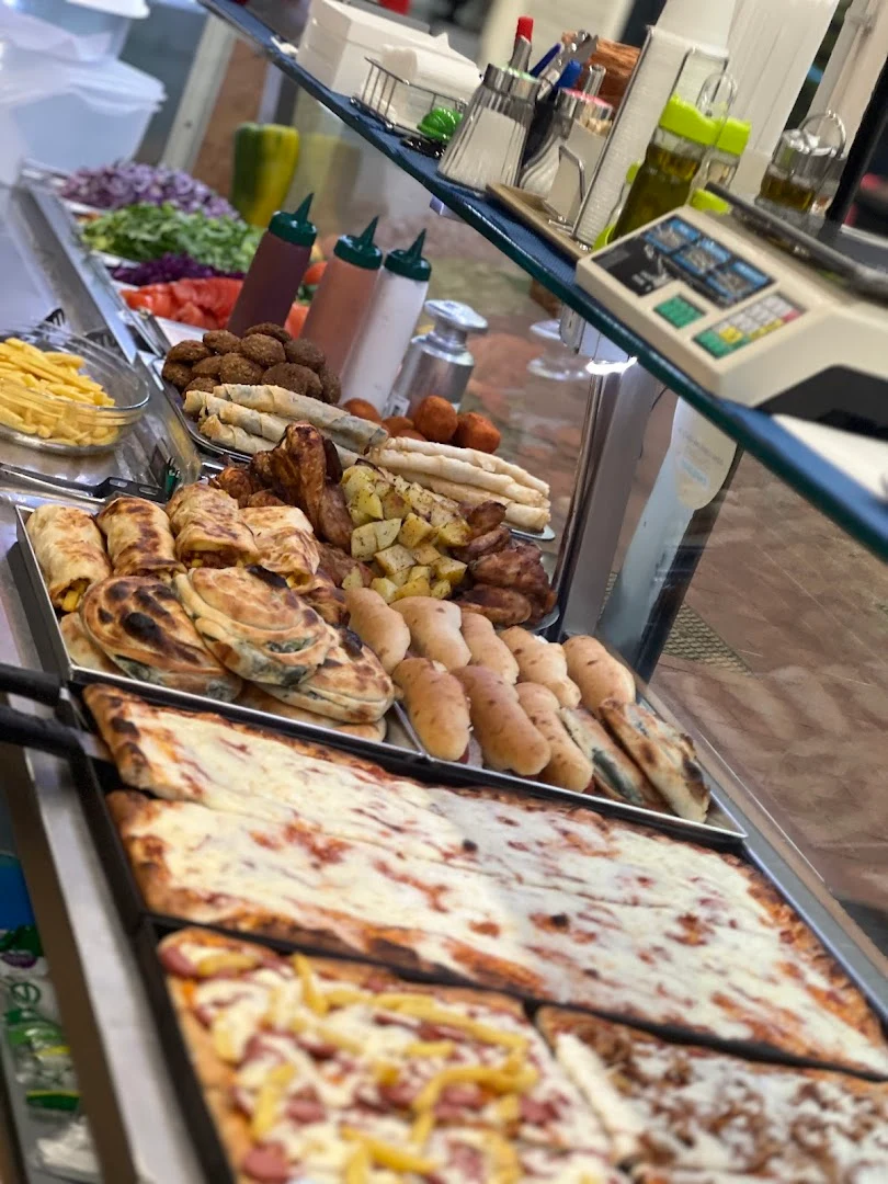 Istanbul Kebab Pizza · Photos 4